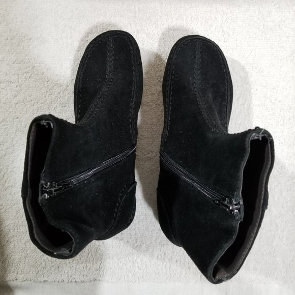 Nine West NWOT flat black angle boots - Picture 3 of 7